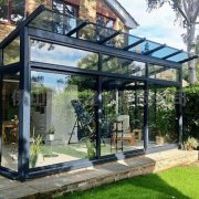 与传统屋顶材料相比