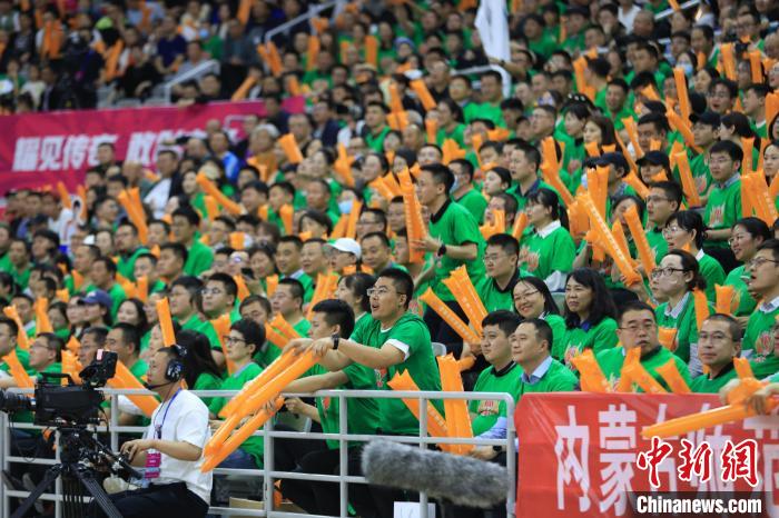 WCBA冠军战首战：内蒙古农信女篮在主场以85-90不