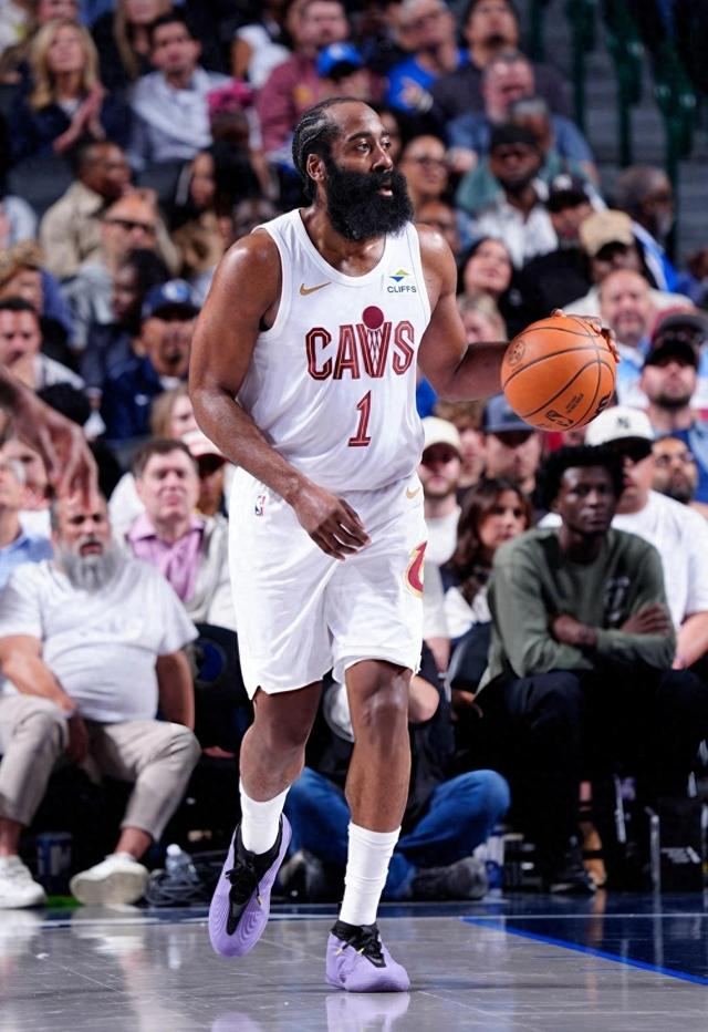 哈登7助攻串联骑士大胜独行侠 米切尔莫布利联手