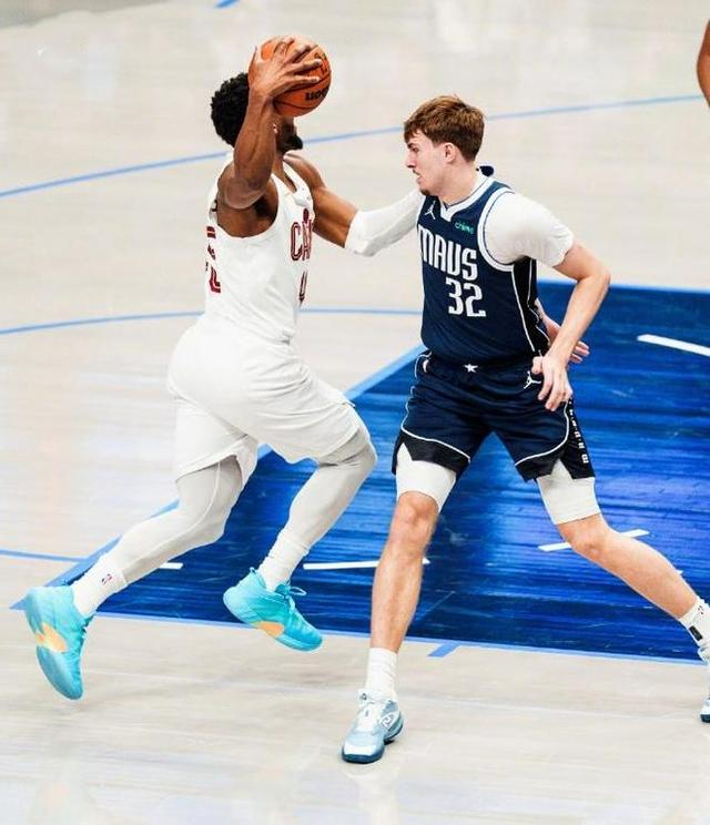 哈登7助攻串联骑士大胜独行侠 米切尔莫布利联手