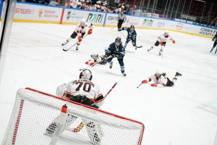 深圳昆仑鸿星女子冰球队结束海外征程备战世锦
