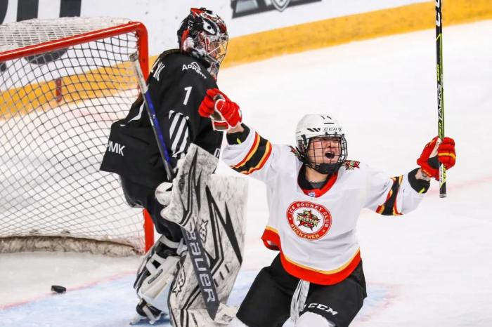 深圳昆仑鸿星女子冰球队结束海外征程备战世锦