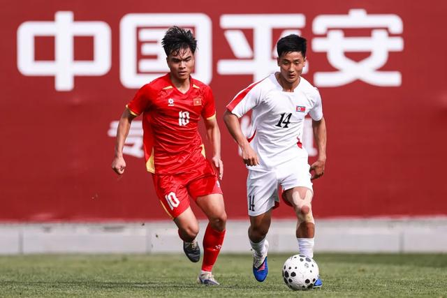 中国U23首战0比2负泰国 朝鲜越南强敌考验球队韧