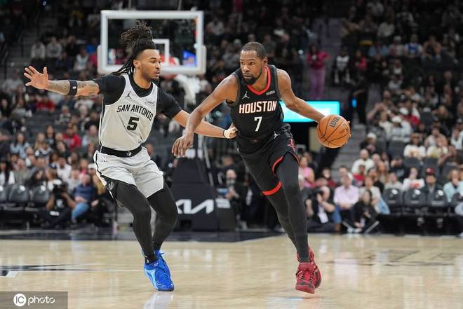 火箭队攻防失守被马刺压制 杜兰特疲态难掩球队