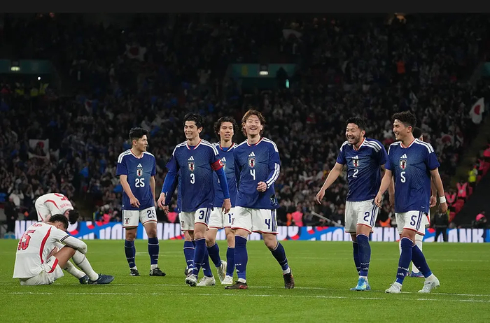 日本队首胜英格兰：技术流战术掀翻三狮军团