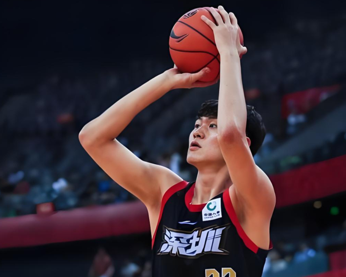 王浩然砍32分率深圳大胜广厦终结对手连胜