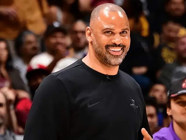 乌度卡推卸责任，战术失误致火箭季后赛首战惨